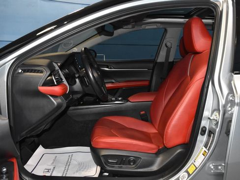 Used 2023 Toyota Camry XSE image 6