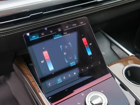 Used 2025 Cadillac Escalade Sport Platinum w/ LPO, ONYX Package image 17