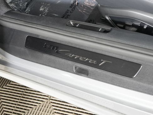 Certified 2025 Porsche 911 Carrera RWD image 25
