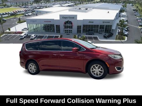 Used 2020 Chrysler Pacifica Touring w/ Advanced Safetytec Group FWD image 13