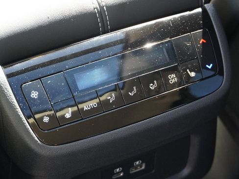 Certified 2025 INFINITI QX60 Luxe image 28