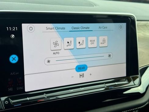 Used 2024 Volkswagen Atlas SE image 48