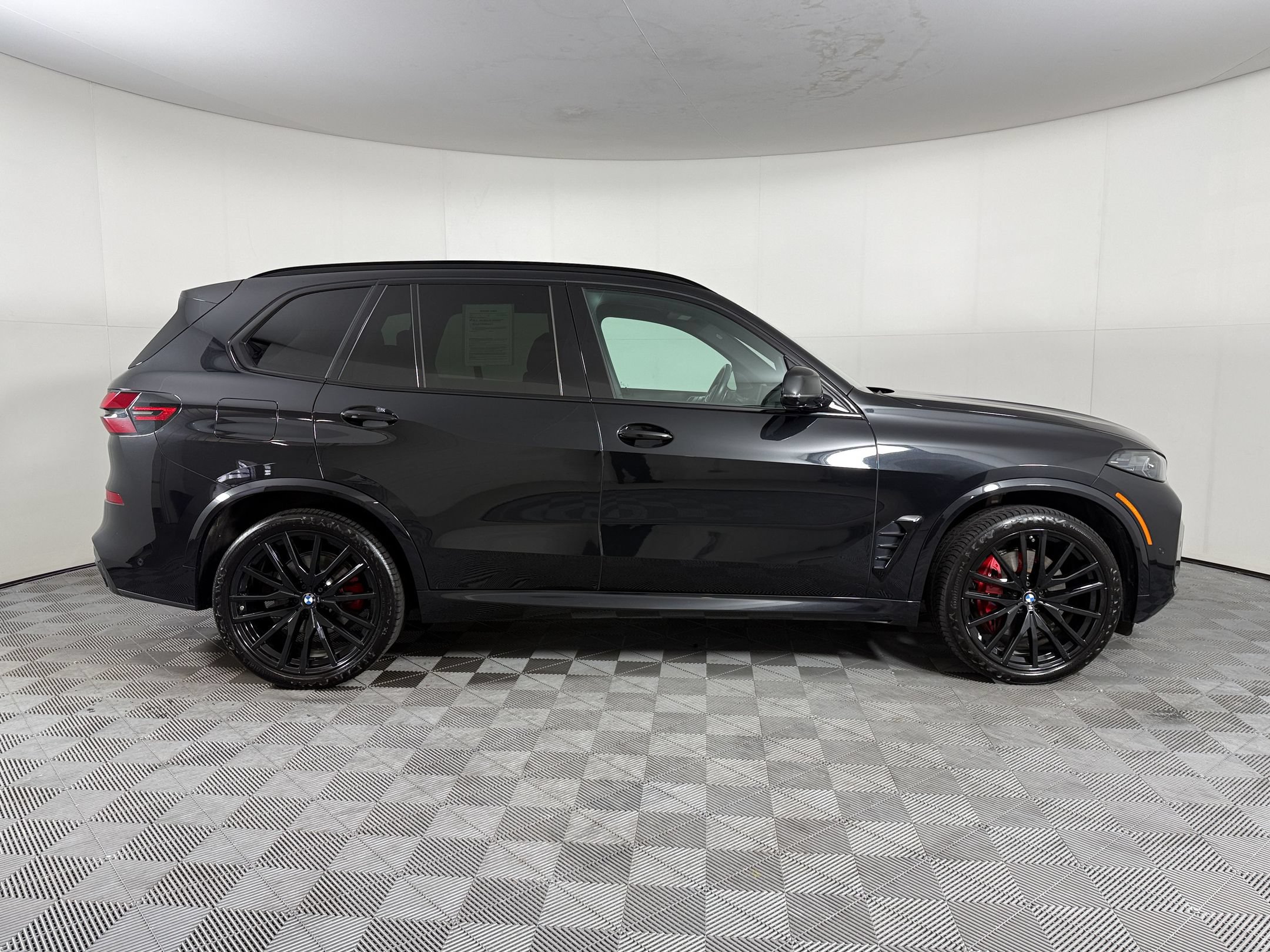 Used 2024 BMW X5 sDrive40i w/ M Sport Package RWD image 8