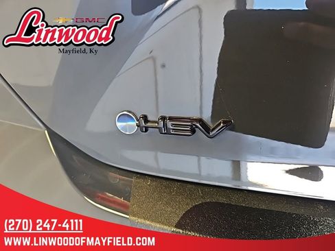 Used 2025 Toyota Camry SE w/ Convenience Package FWD image 11