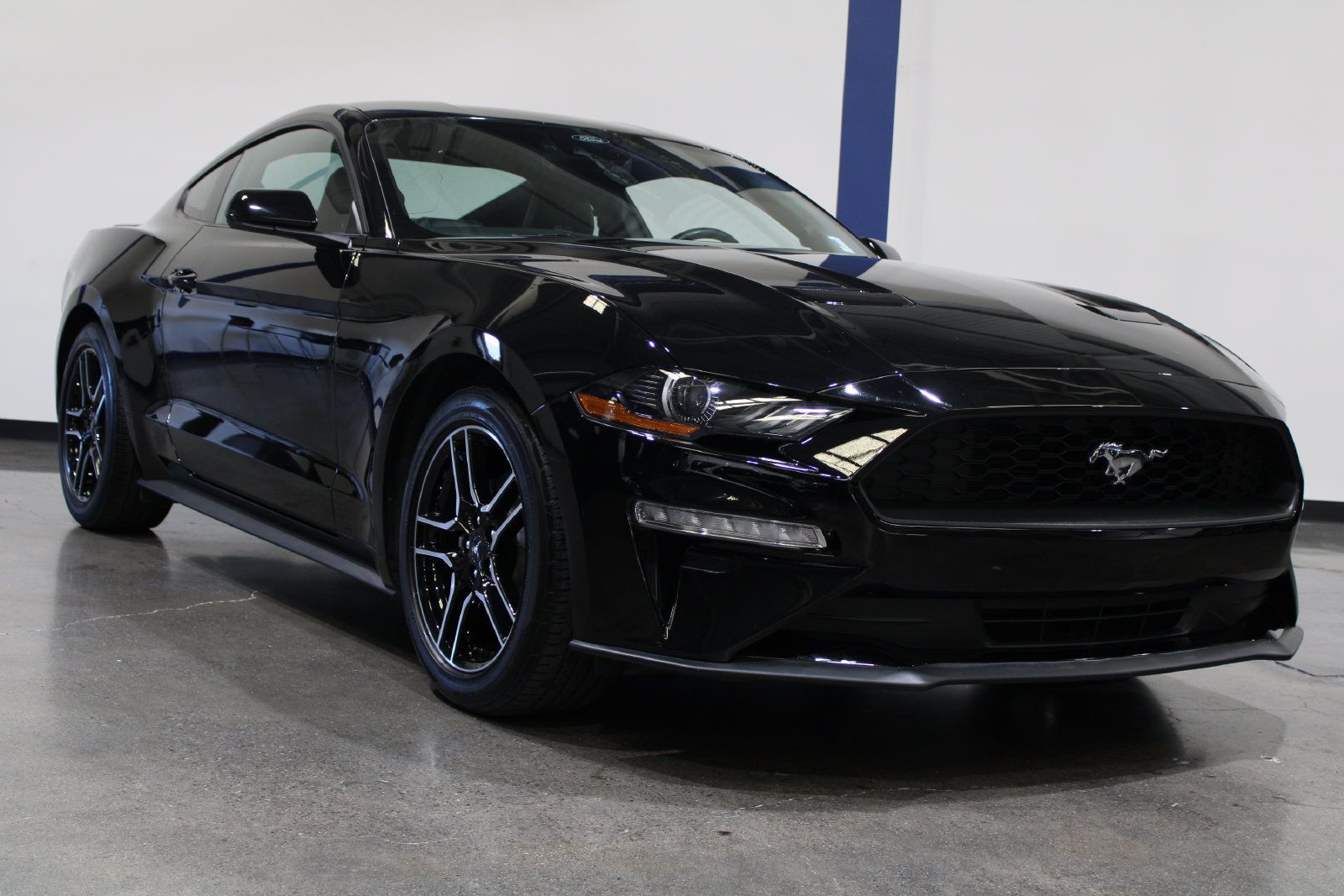 Used 2022 Ford Mustang Premium RWD image 3