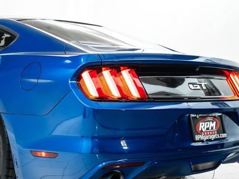 Used 2017 Ford Mustang GT w/ GT Performance Package RWD image 13