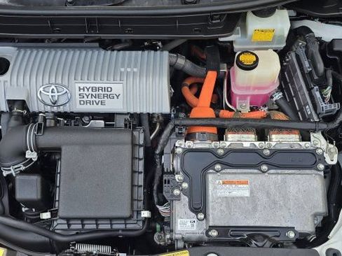 Used 2012 Toyota Prius Three FWD image 37