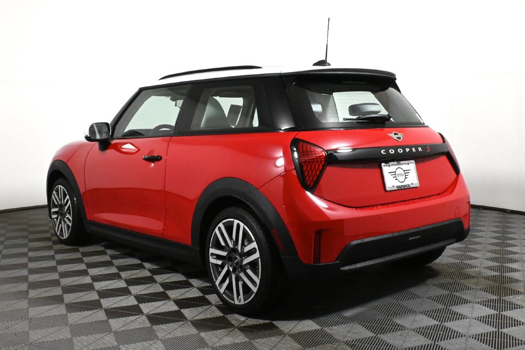 Certified 2025 MINI Cooper S FWD image 5
