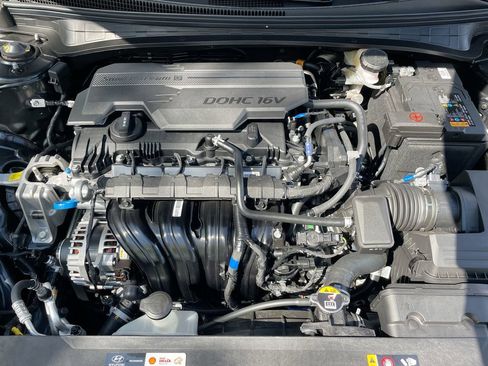 Used 2025 Hyundai Elantra Sport image 50