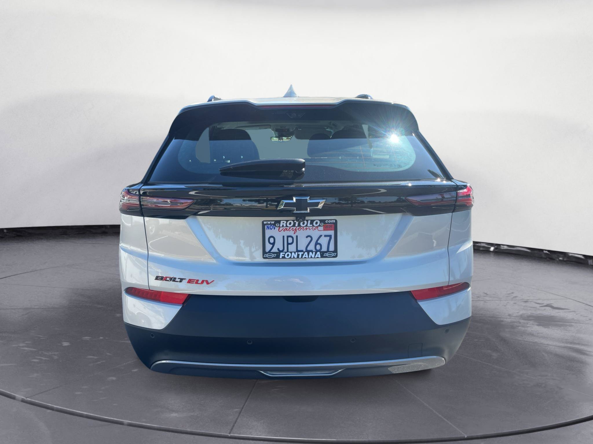 Used 2023 Chevrolet Bolt EUV Premier w/ Sun & Sound Package FWD image 6