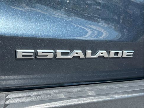 Used 2020 Cadillac Escalade ESV Premium Luxury AWD/4WD image 23
