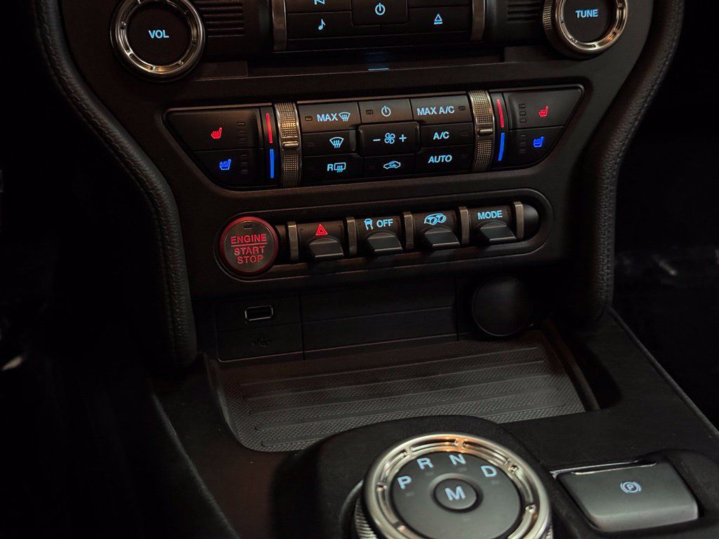 Used 2021 Ford Mustang Shelby GT500 w/ Technology Package RWD image 15