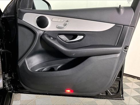 Used 2022 Mercedes-Benz GLC 300 image 21