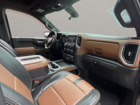 Used 2019 Chevrolet Silverado 1500 High Country w/ Technology Package image 18