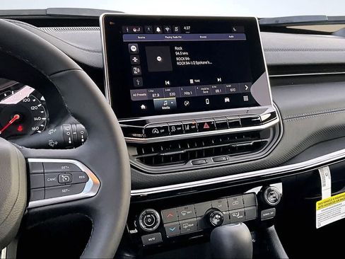 New 2026 Jeep Compass Latitude image 16