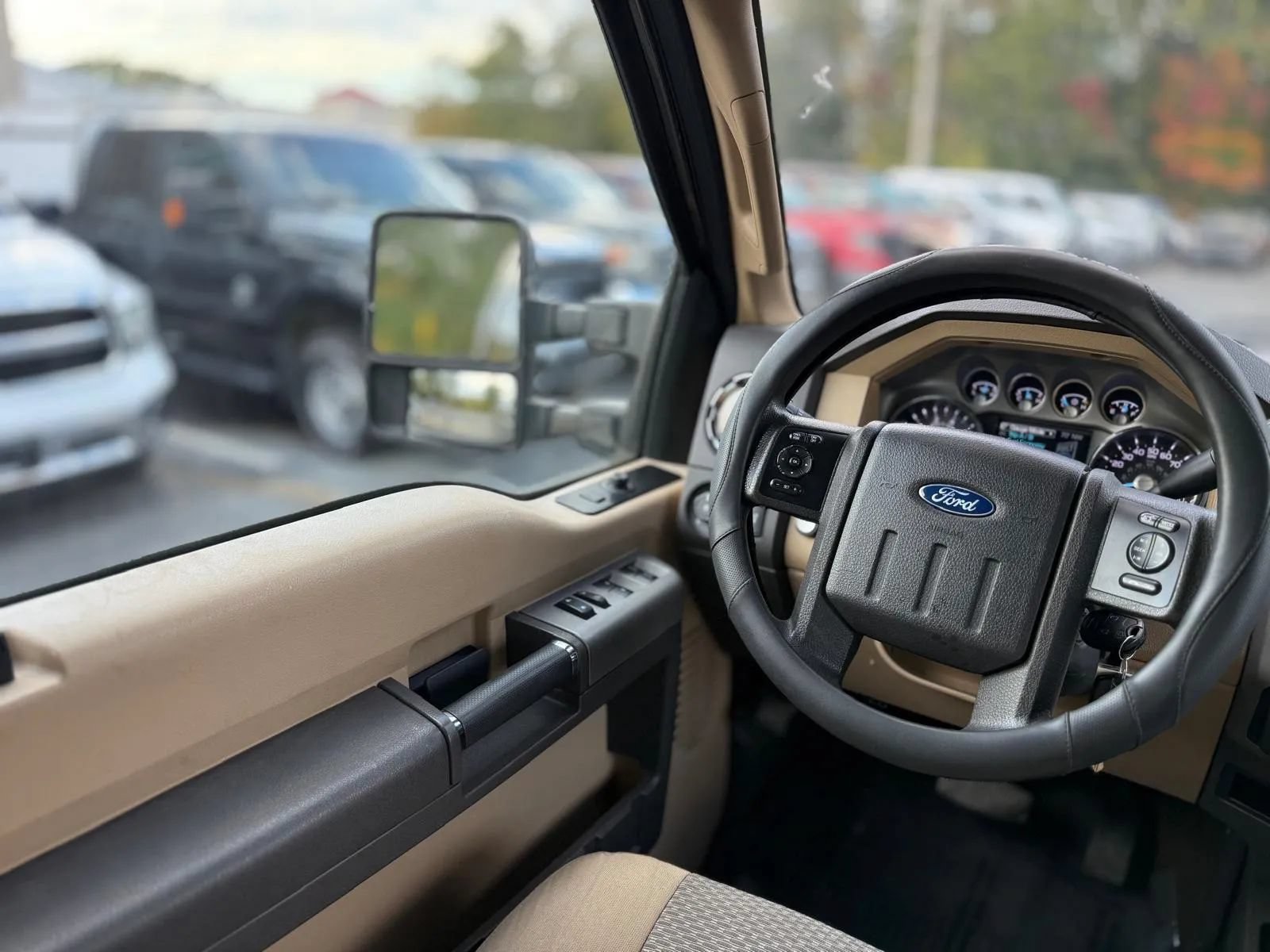 Used 2016 Ford F250 XLT w/ XLT Premium Package AWD/4WD image 18