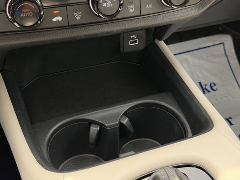 Used 2023 Honda HR-V LX image 19