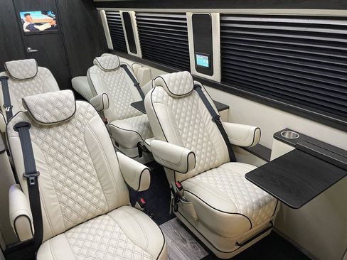 Used 2022 Mercedes-Benz Sprinter 3500 image 6