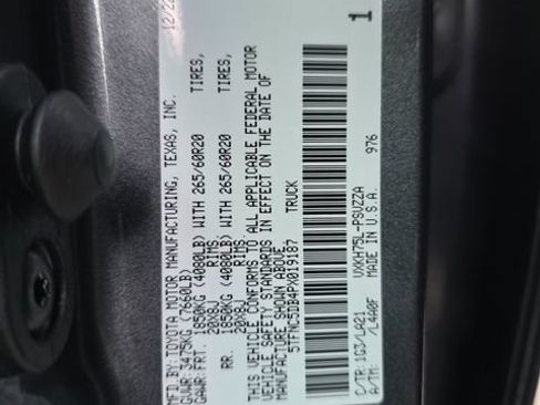 Used 2023 Toyota Tundra Platinum AWD/4WD image 28