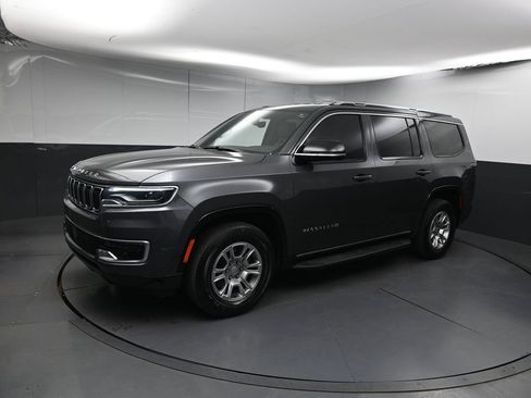 Used 2024 Jeep Wagoneer 2WD image 1