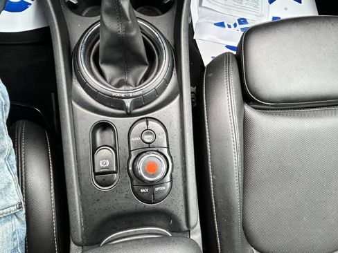 Used 2017 MINI Cooper Clubman S image 19