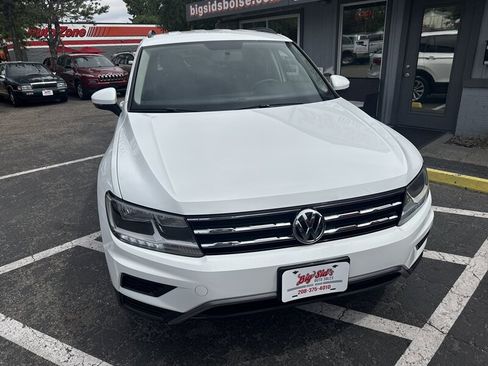 Used 2018 Volkswagen Tiguan S w/ 3rd Row Seat Package AWD/4WD image 10