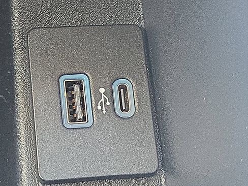 Certified 2024 Ford Edge Titanium image 19