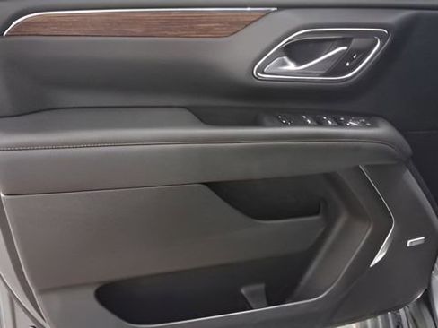 Used 2022 Chevrolet Suburban High Country AWD/4WD image 22