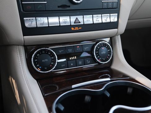 Used 2018 Mercedes-Benz CLS 550 image 32