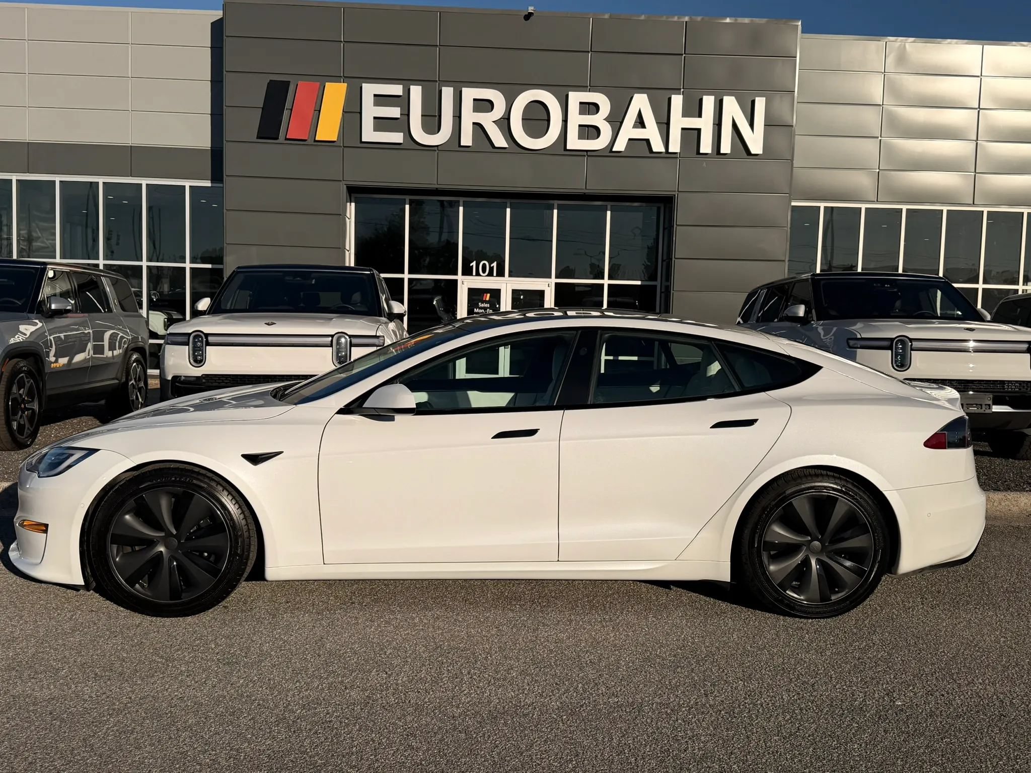 Used 2022 Tesla Model S AWD/4WD image 2