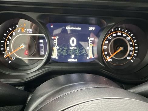 Used 2025 Jeep Gladiator Mojave w/ Safety Group image 11