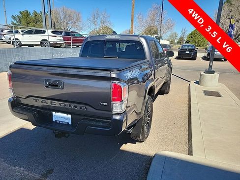Used 2020 Toyota Tacoma TRD Sport image 7