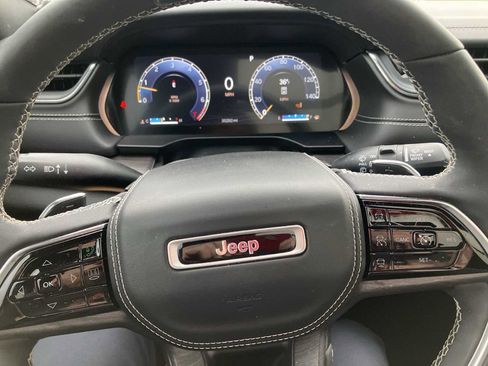 Used 2023 Jeep Grand Cherokee L Overland image 21