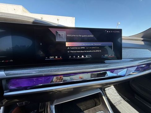 Used 2024 BMW 760i xDrive w/ Executive Package image 29