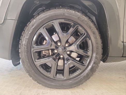 Used 2017 Jeep Renegade Altitude FWD image 10