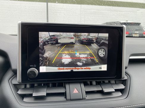 Used 2024 Toyota RAV4 XLE image 20