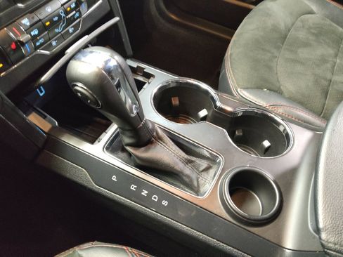 Used 2019 Ford Explorer XLT w/ Equipment Group 202A image 26