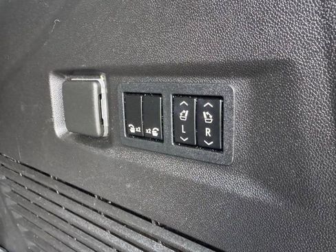 Used 2021 Chevrolet Tahoe High Country w/ Premium Package image 25