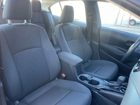 Used 2025 Toyota Corolla LE image 34