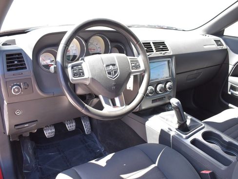 Used 2011 Dodge Challenger R/T RWD image 3