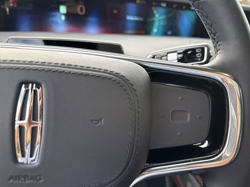 Used 2026 Lincoln Nautilus Reserve image 26