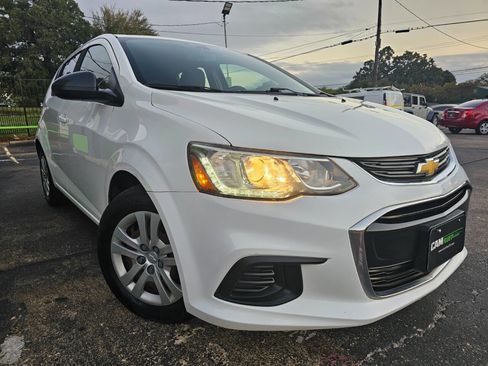 Used 2017 Chevrolet Sonic LT image 56