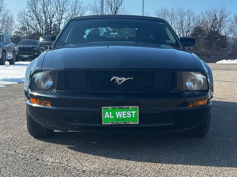 Used 2008 Ford Mustang Deluxe image 3