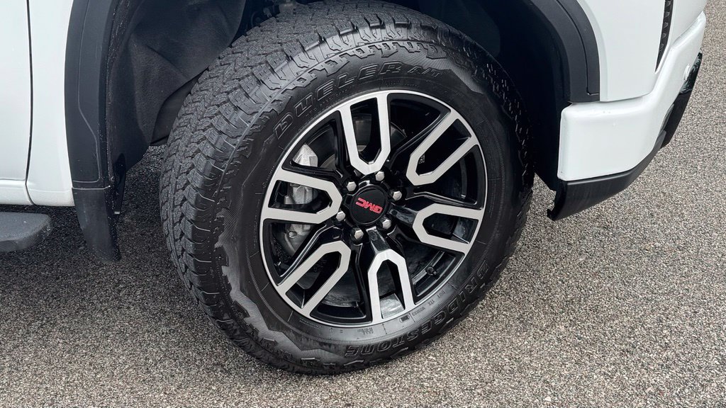 Used 2025 GMC Sierra 1500 AT4 w/ AT4 Premium Package AWD/4WD image 7