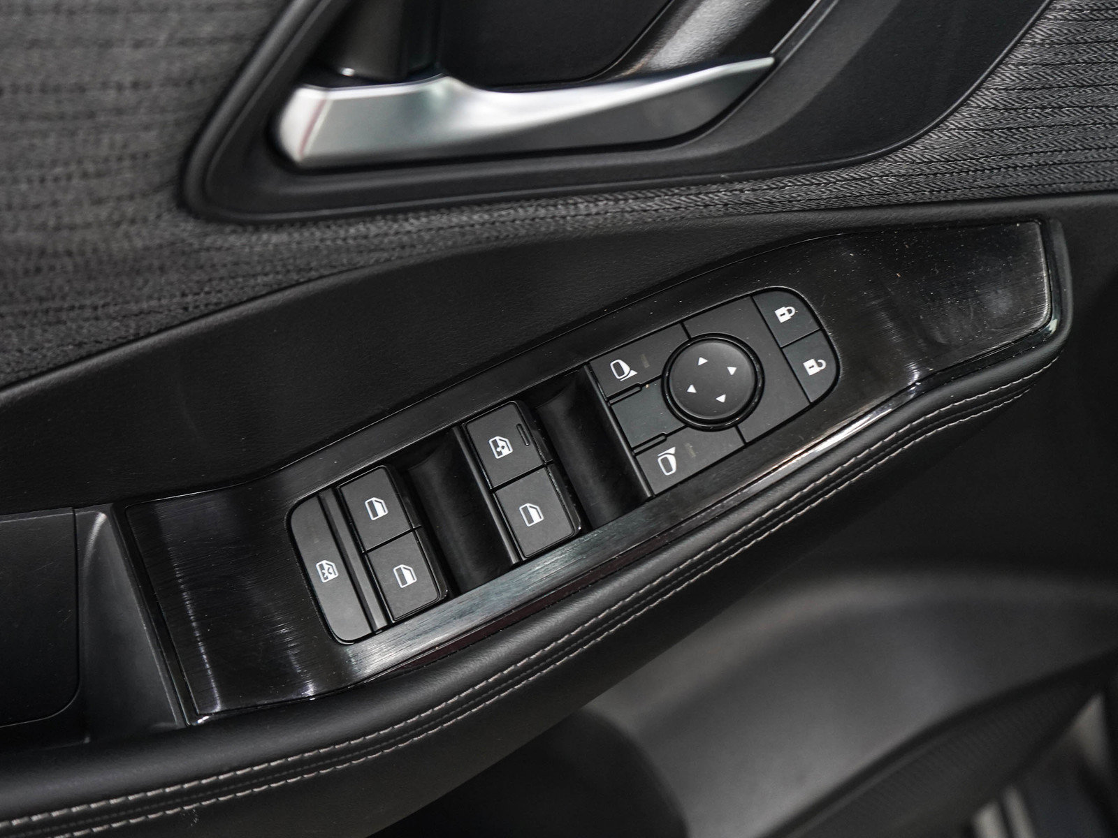 Used 2023 Nissan Rogue SV AWD/4WD image 20