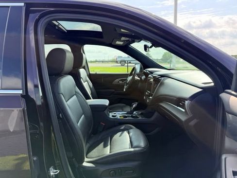 Used 2023 Chevrolet Traverse LT w/ LT Premium Package AWD/4WD image 11