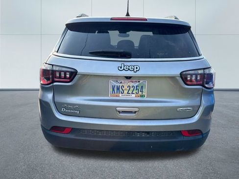 Used 2022 Jeep Compass Latitude w/ Sun and Sound Group AWD/4WD image 3
