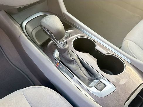 Used 2022 Chevrolet Malibu LT FWD image 18