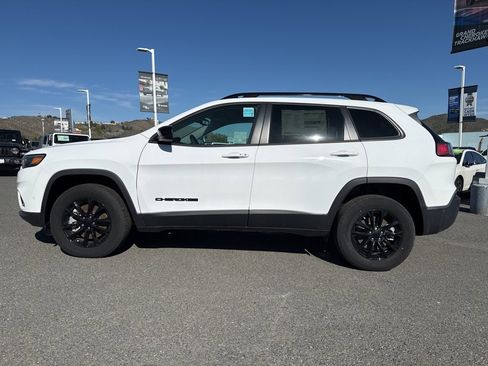 New 2023 Jeep Cherokee Altitude Lux image 4