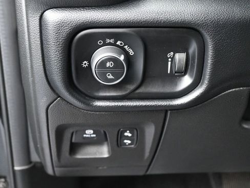 Used 2021 RAM 1500 Big Horn image 16